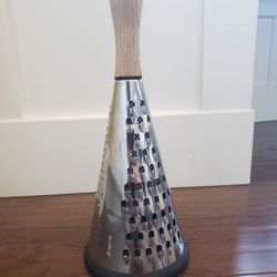 Legnoart Multi-function grater with stainless steel blade and solid Ashwood handle

