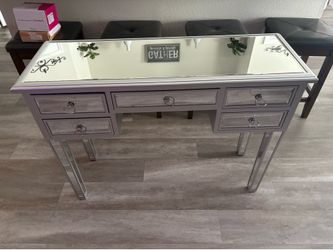 Vanity table