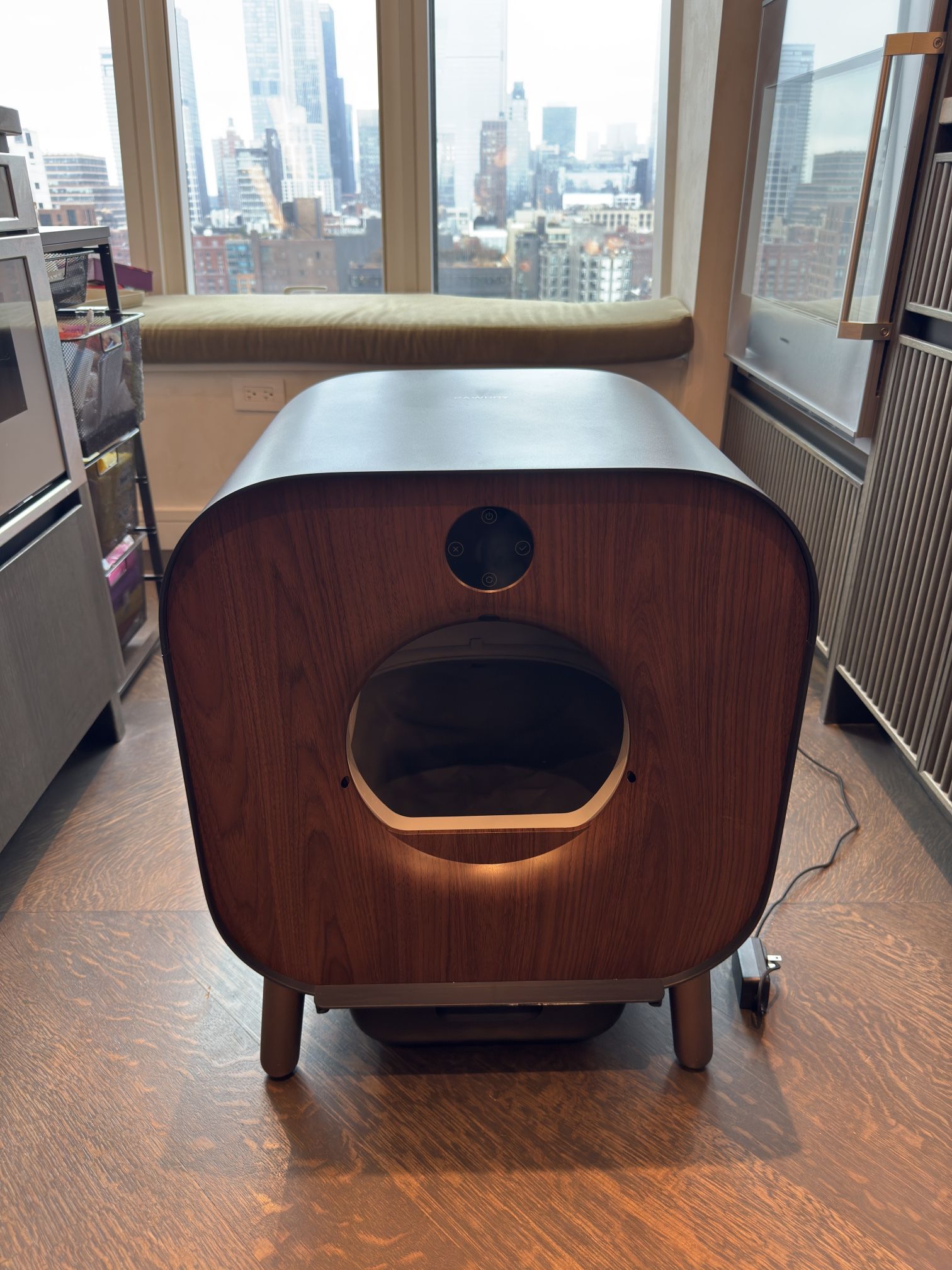 Self Cleaning Cat Litter box 