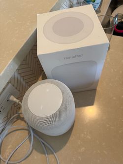 Apple HomePod (1st Gen)