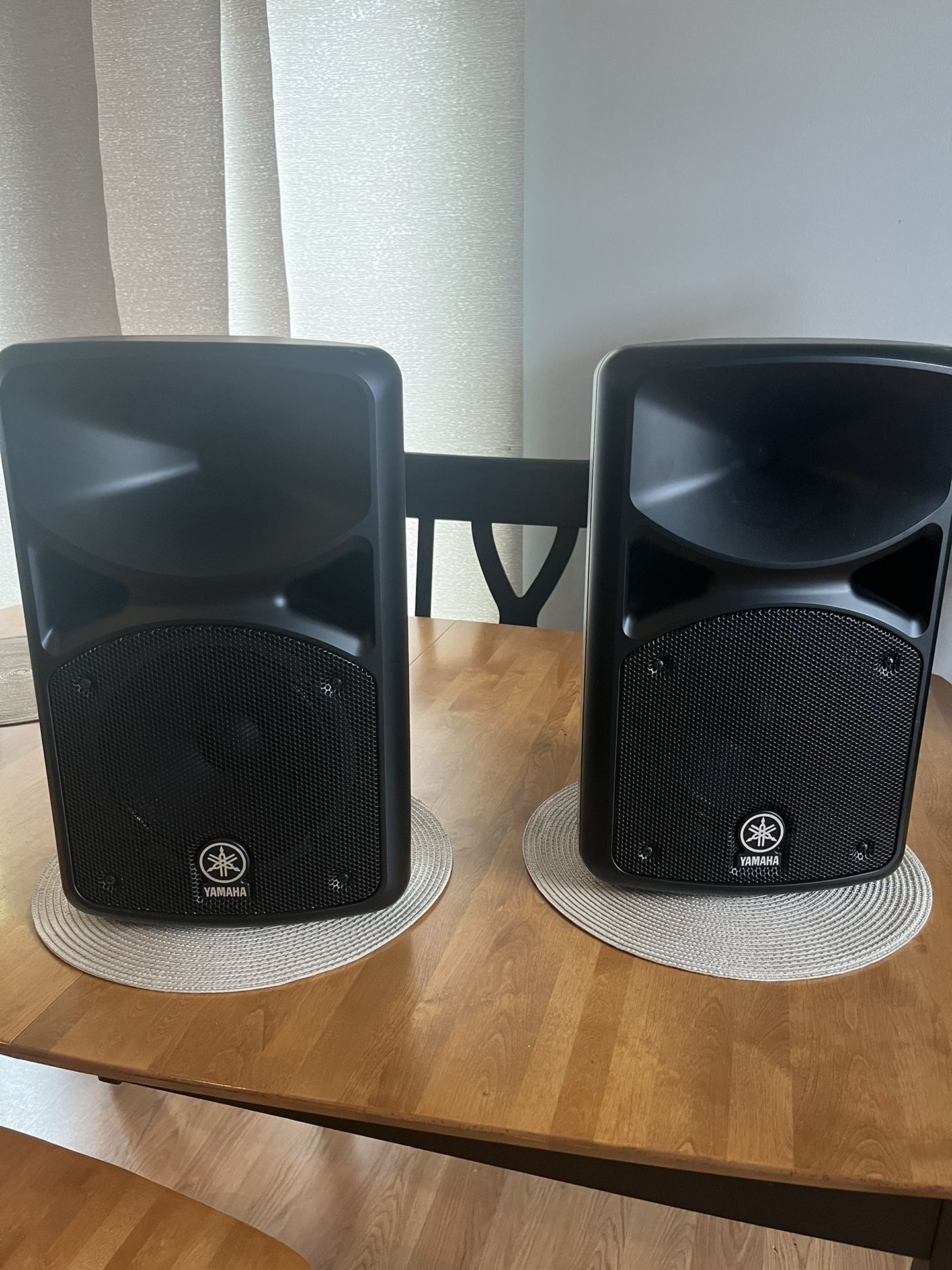 Yamaha 400s Black Speakers With Transportation Bag for Sale in Palatine