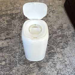 Diaper genie 