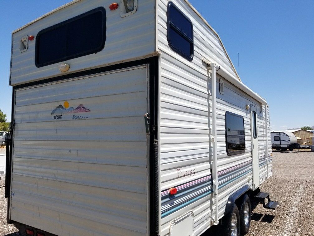 2002 Dunes 26 ft toy hauler travel trailer with generator for Sale in