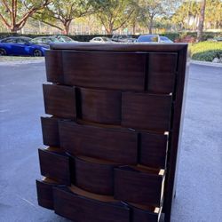 BEDROOM CHEST SOLID WOOD WITH 5 DRAWERS DARK BROWN COLOR LIKE NEW