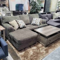 SOFA WITH REVERSIBLE CHAISE - LIVING ROOM - [NEW] [EASY CARE FABRIC]