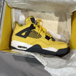 AIR JORDAN 4 RETRO