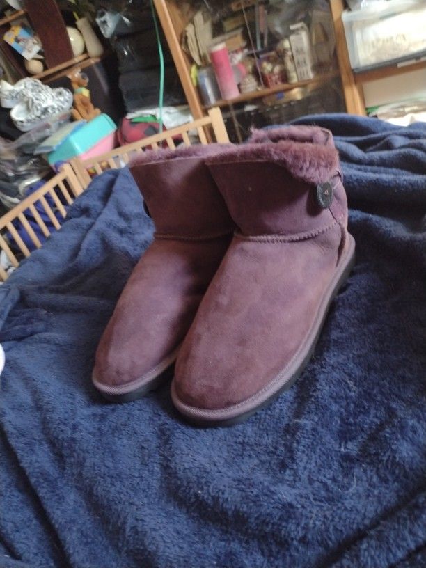 UGGS ! New Size 9/10 Dark Purple