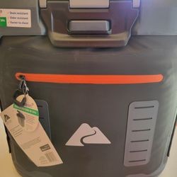 OZARK TRAIL 36 CAN LEAK PROOF COOLER NEW WITH TAGS