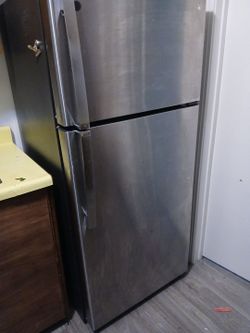 Ge Refrigerator  (Stainless steel)