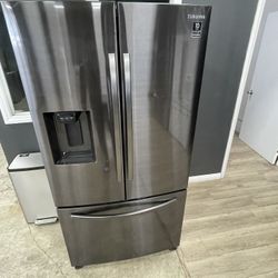 Samsung black stainless steel refrigerator  F 7O