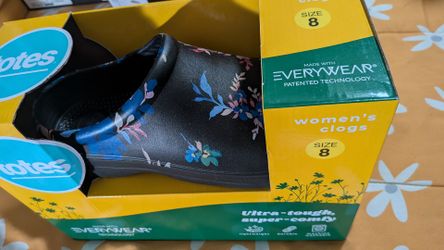 Blue Floral print Clogs- Totes