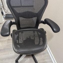 Fully Loaded Herman Miller Aeron Size B