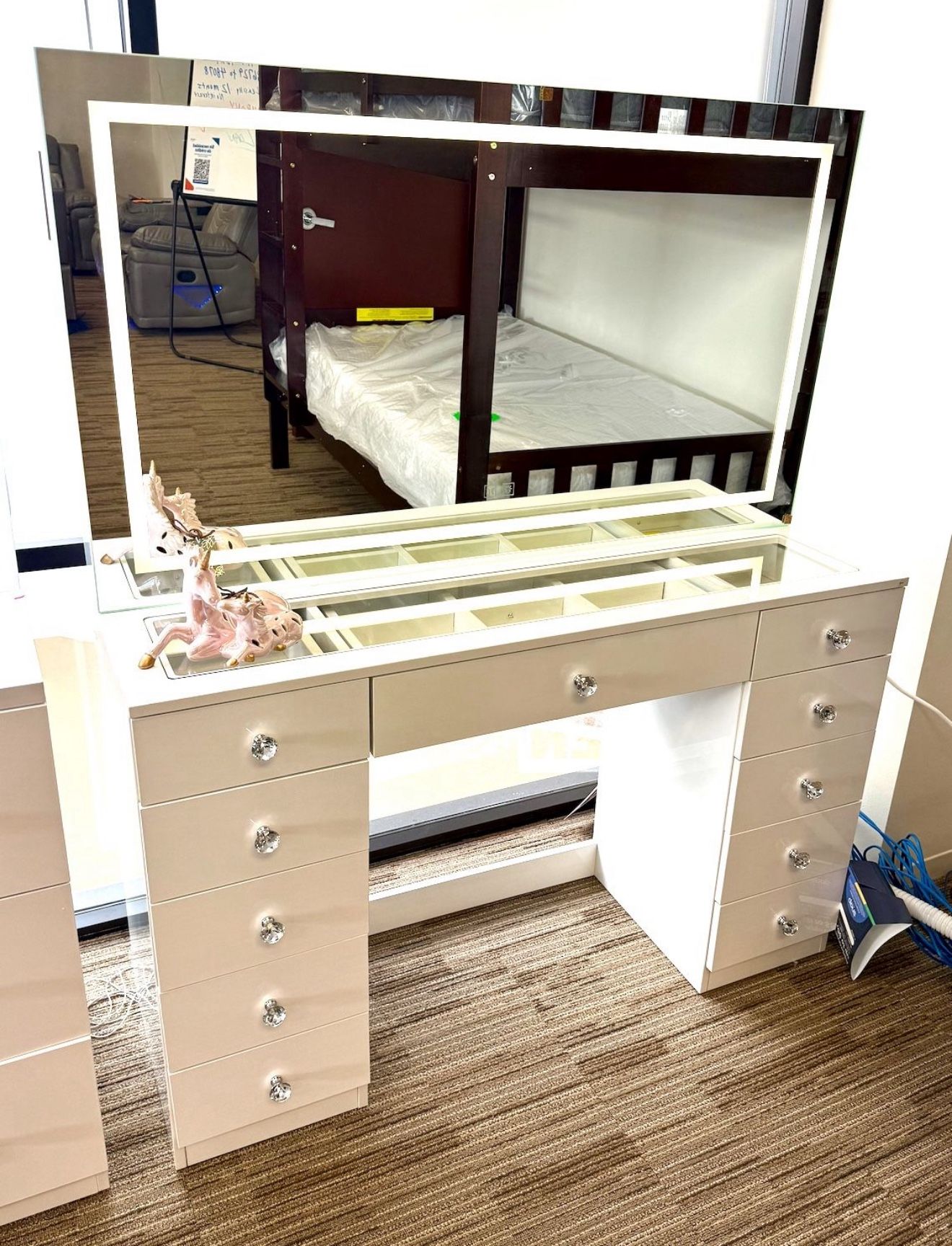 New LED make Up Vanity W Bluetooth