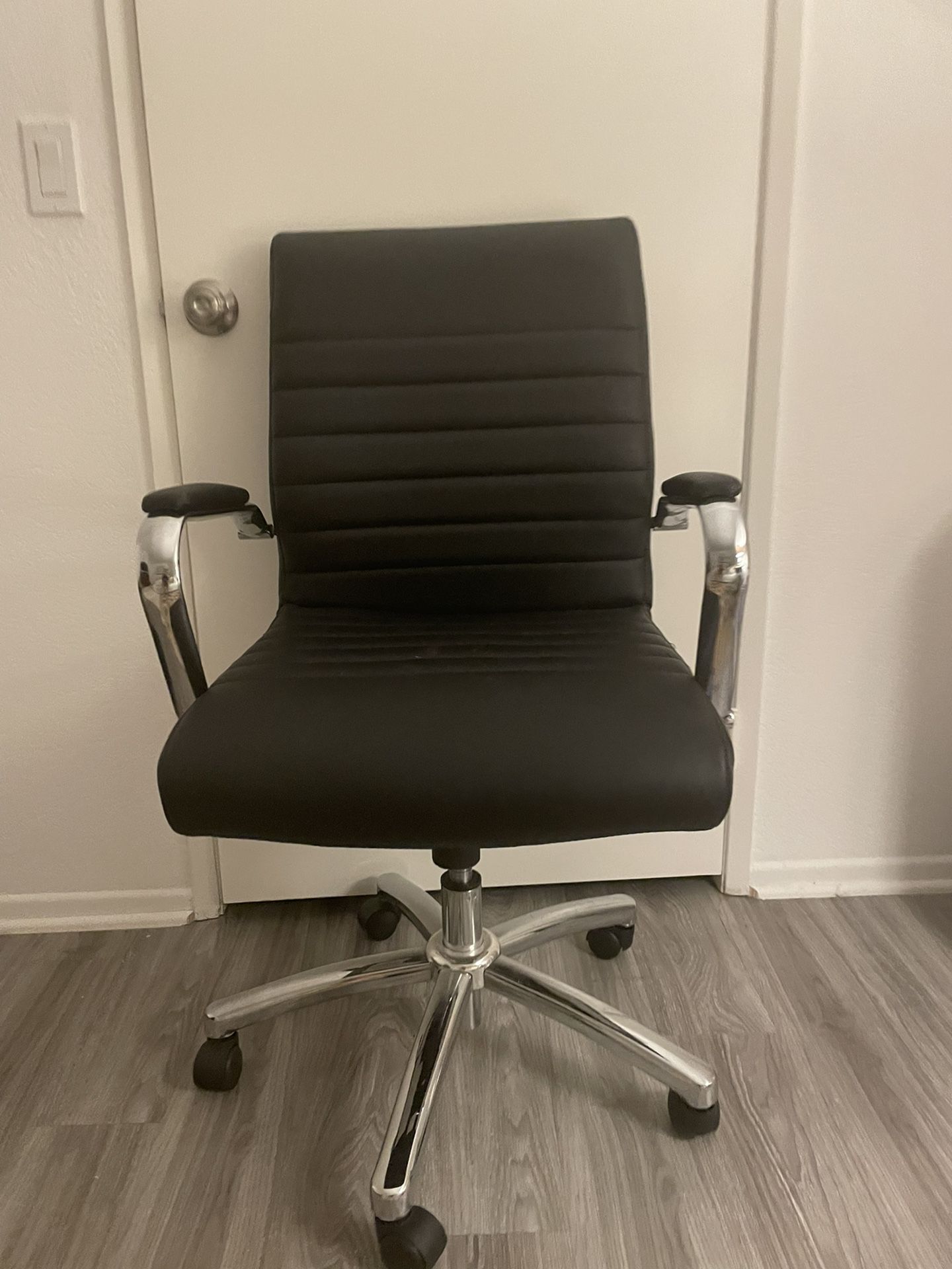 Comfy Black Office Chair 
