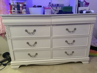 Drawer Dresser With Mirror And Dresser