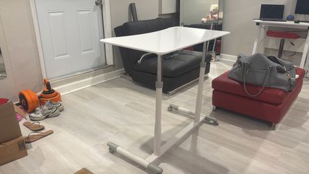 Adjustable Rolling Laptop Table