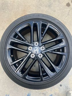 Single Toyota Camry rim 18” oem new Condition ( one 1 wheel only )( Solamente Un 1 Rin ) Como Nuevo