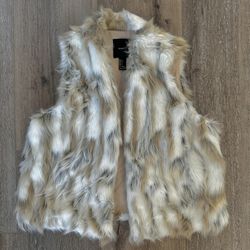 Woman’s Fur Vest Size Small