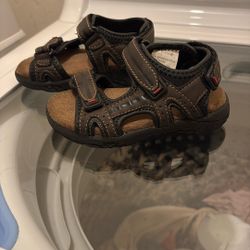 Boys Okie Dokie Sandals Size 7