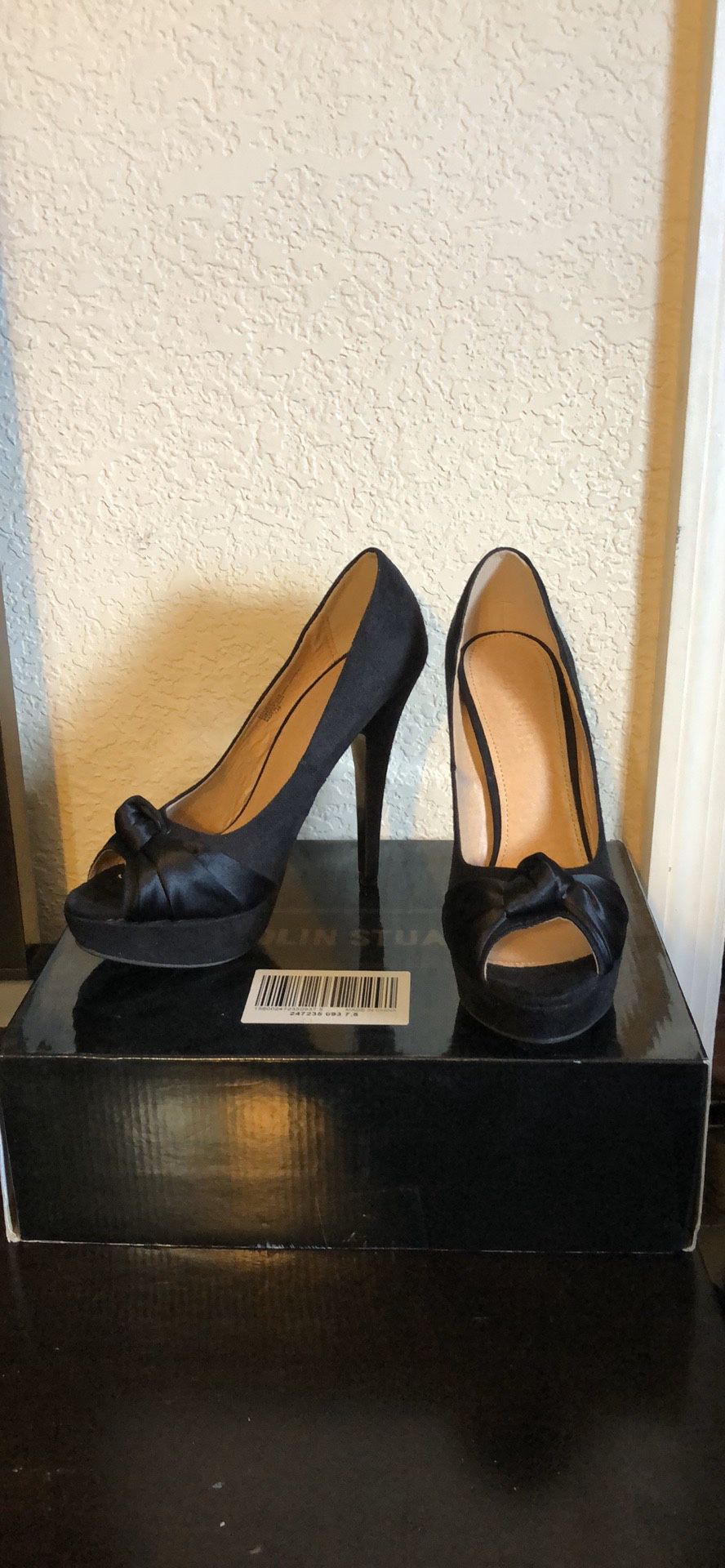 Black heels size 7.5