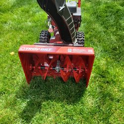 26in Troy- Bilt Snow Blower With Revere Gear. Auto Start From 110 Outlet 