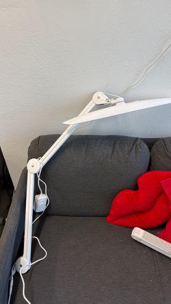 NEATFI White Desk Lamp