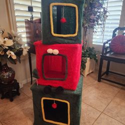 Christmas Cat Tree!! $85 Obo