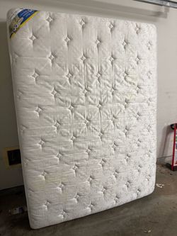 QUEEN SIZE MATTRESS