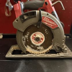 M18 FUEL 18V Lithium-lon Brushless Cordless 7-1/4 in. Circular Saw (Tool-Only)