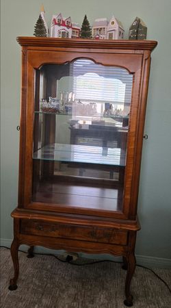 Curio cabinet
