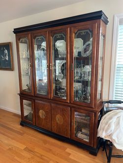 Cherrywood hutch china cabinet display take a look at the craftsmanship very unique piece very elegant we can deliver it straight to your door 300 buc