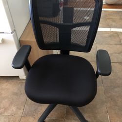 Excellent Office Executive Chair Used lightly at company  Office Clean Sturdy