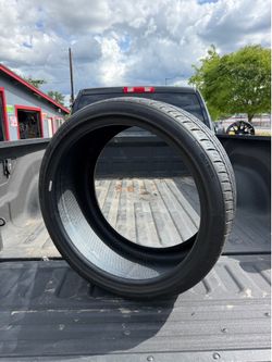 285 30 20 Advanta All Season Tire