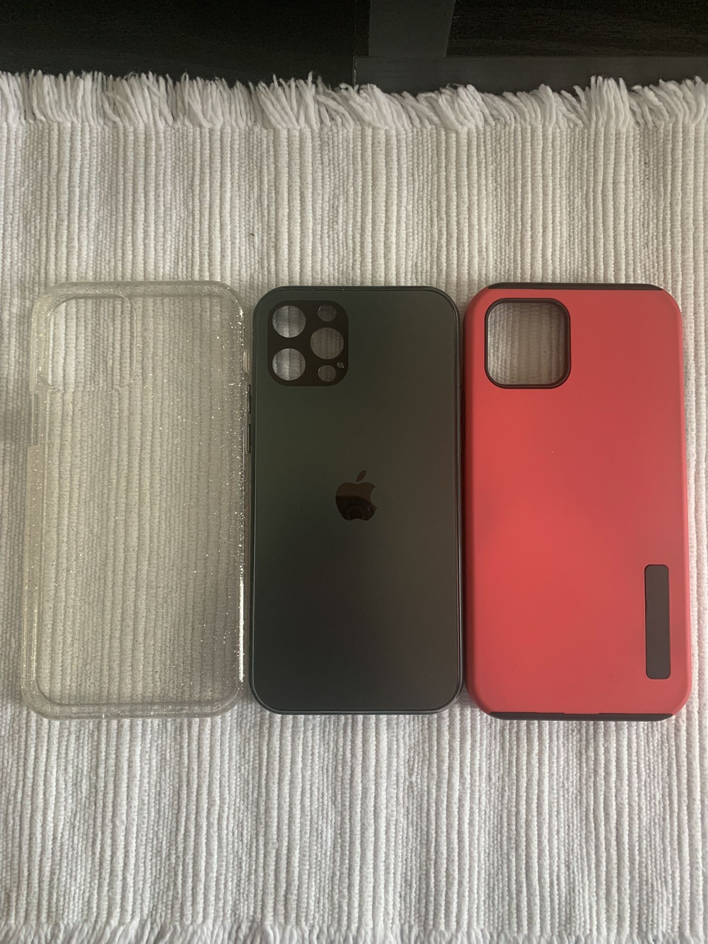 iPhone 12/pro Cases & Screen Protectors 