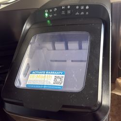 Countertop ice machine