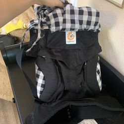 Black ErgoBaby 360 Baby Carrier