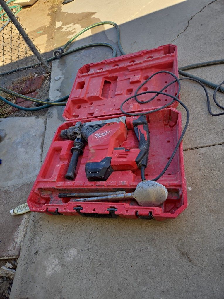 Milwaukee JackHammer