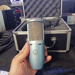 AKG Microphone Works Greatt