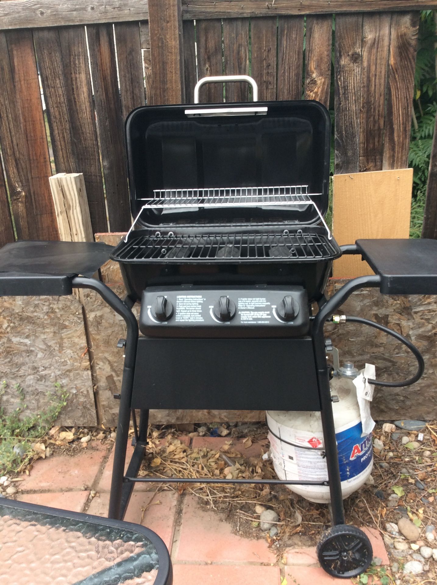 NEW..Expert 3/burner Grill, With Glass Table/full Tank Gas/cover For