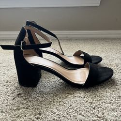 Simple Black Heel