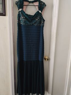 R&M Richards Teal Green Lace Illusion Sequin Evening Gown Size 14 Formal Dress
