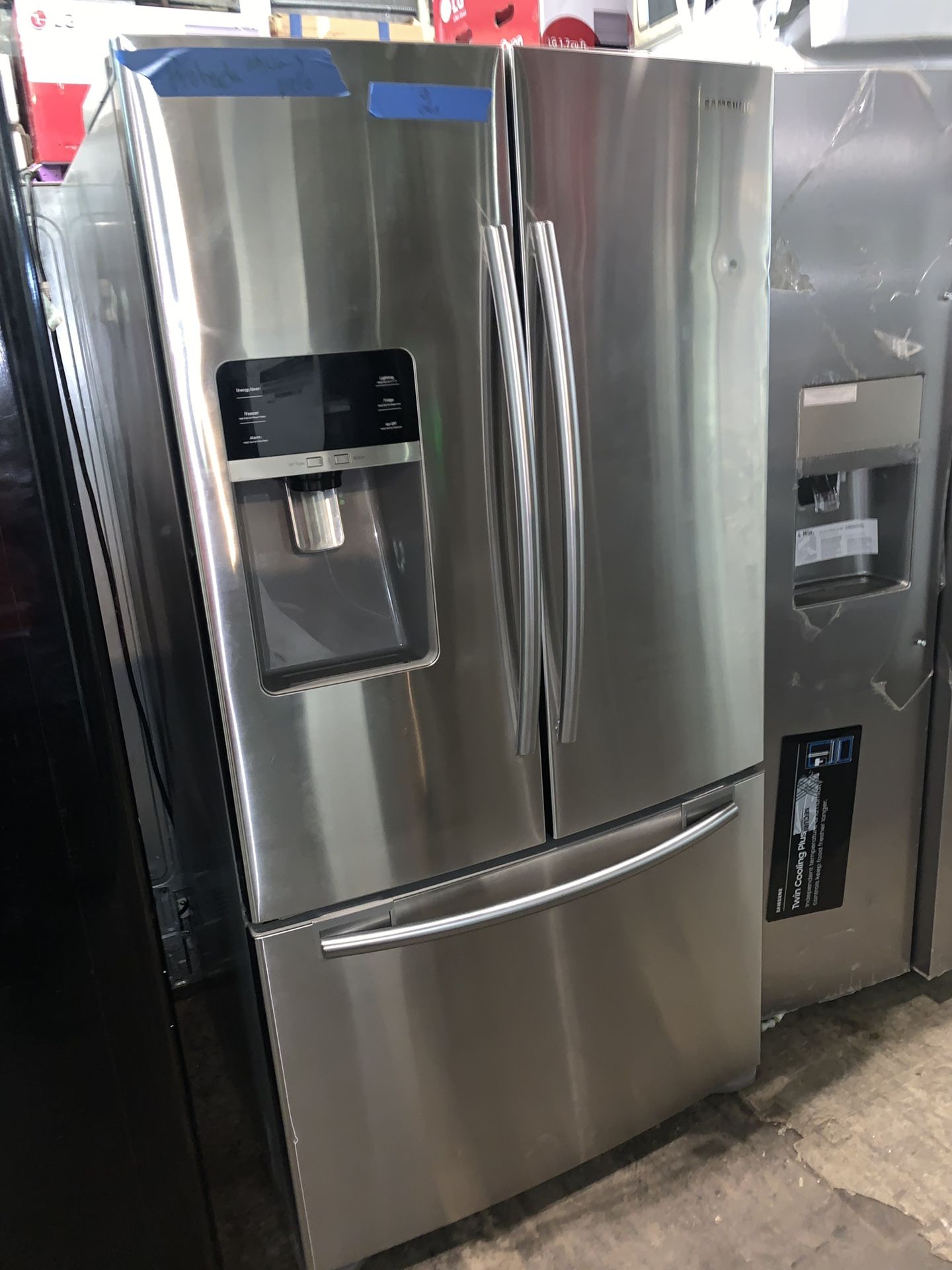 SAMSUNG stainless steel 36in. French doors refrigerator in excellent conditions with 4 months warranty