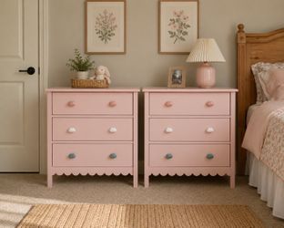 Pink Nightstand, 27.56" Wide 3 Drawer Night Stand for Bedroom, Cute Scalloped Dresser Bedside Table for Bedroom, Hallway, Living Room