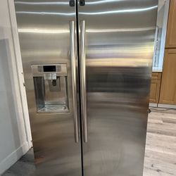 Samsung Refrigerator (Stainless Steel)