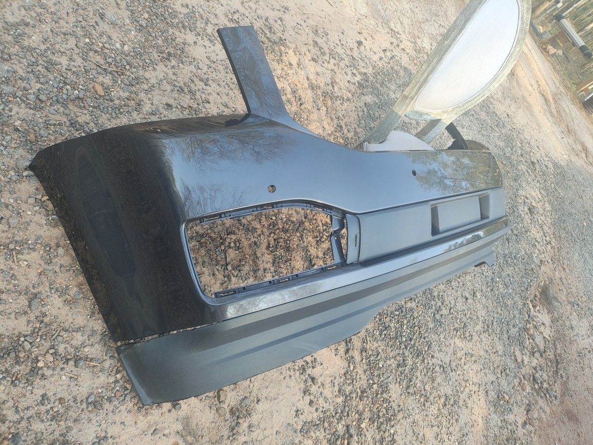 2015 To 2020 GMC Yukon Front Bumper With Lower Air Dam And Center Plastic Piece