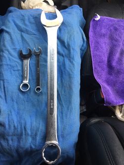 3-BRAND NEW NEVER USED COMBINATION WRENCHES ONE 17-1/2” INCH LONG 1-3/8” INCH AND ONE SNAP ON TOOL 5-3/4” INCH LONG 1/2”INCH AND ONE 5-1/2” INCH LONG