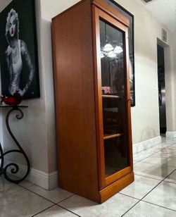 Cabinet With Glass Door & 3 Shelves
