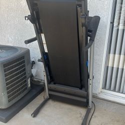 Weslo Treadmill In Great Conditions 