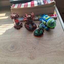 Small Lot of Skylanders 