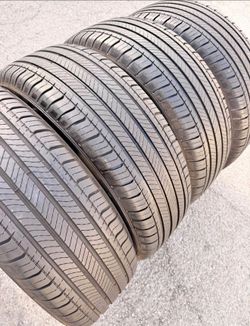 235/55/19 Michelin 📍📍 Vendo un set de llantas con 80% de vida las 4 📍🌟